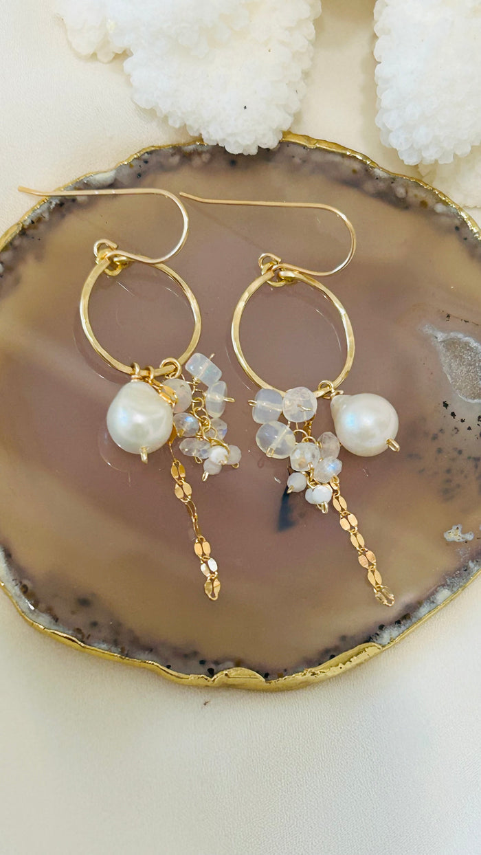 Trellis hoop - freshwater pearl