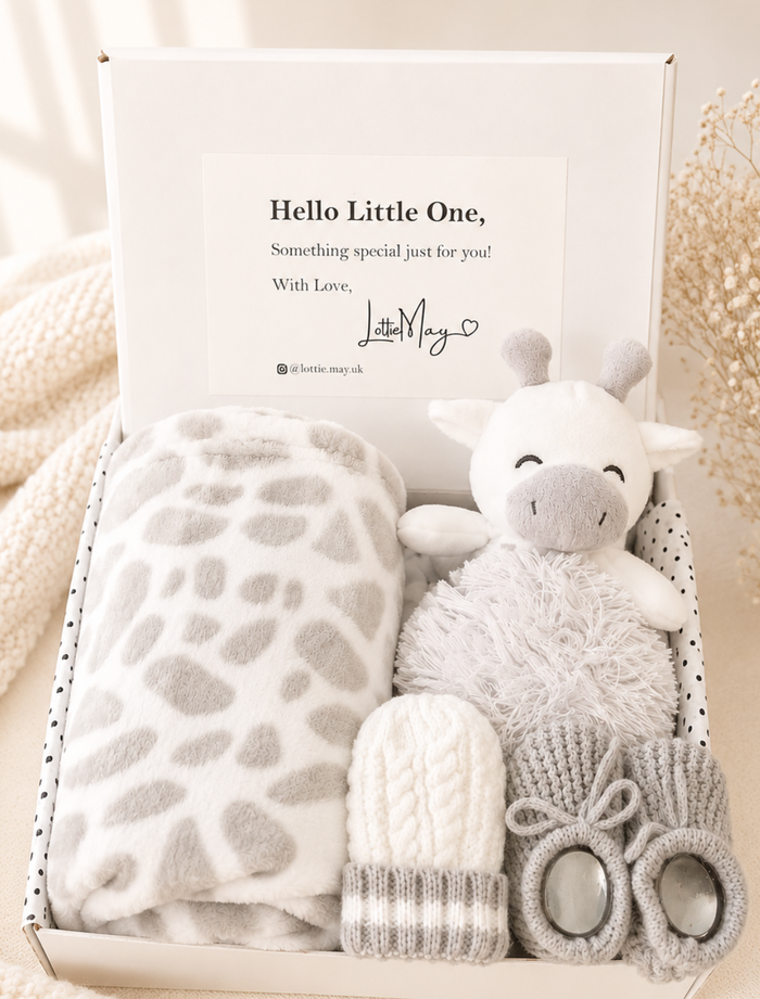 Cosy Giraffe Gift Hamper