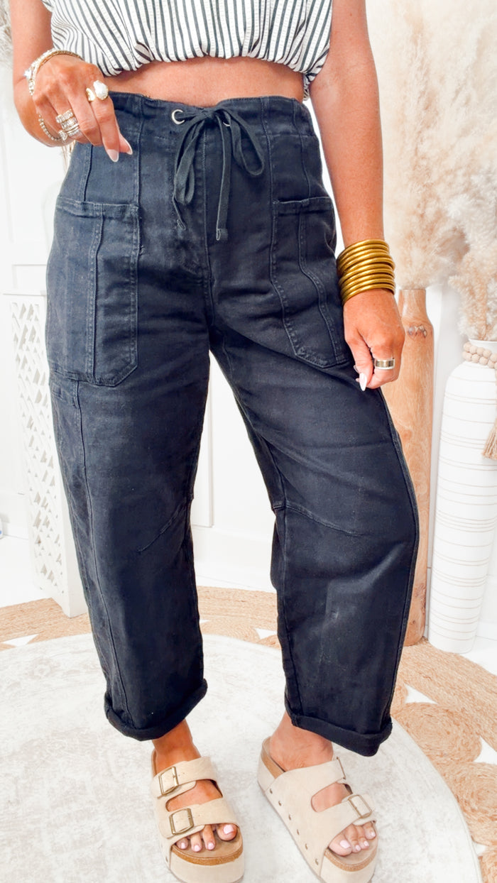 Cropped Cargo Barrel Jeans-Black