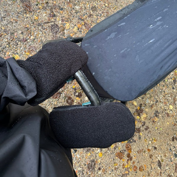 Kong Walther - Stroller Gloves - Black Teddy - Mabel & Fox