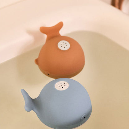 Liewood - Galen Bath Sprinkler Whale - Pale Tuscany