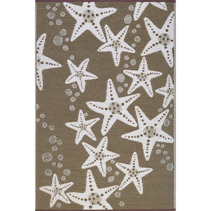 Rug with starfish pattern on a beige background