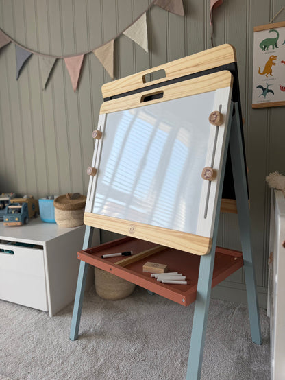 Speedy Monkey - Adjustable Easel - Mabel & Fox