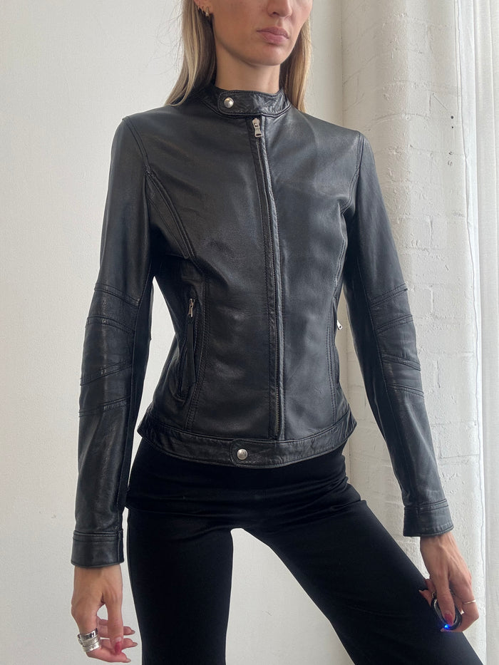 Vintage Y2K Black Leather Fitted Biker Jacket - Size S