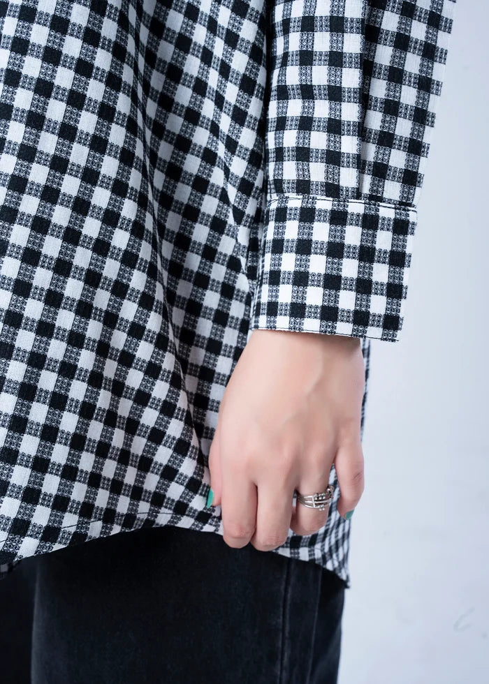 Women’s winter woven top sleeve cuff in black-and-white check, with button detail